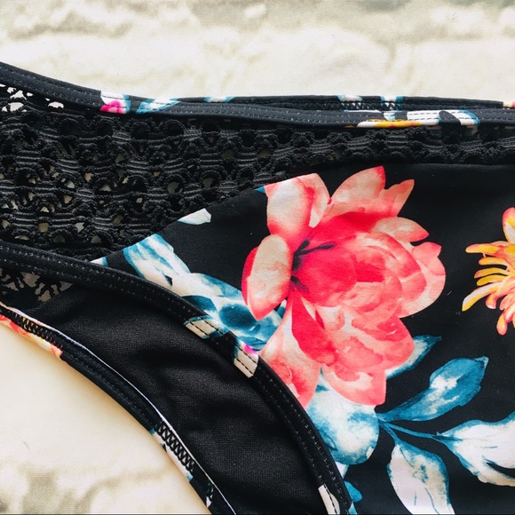 Rip Curl Wildflower Luxe Crochet Hipster Bikini L - Picture 4 of 8
